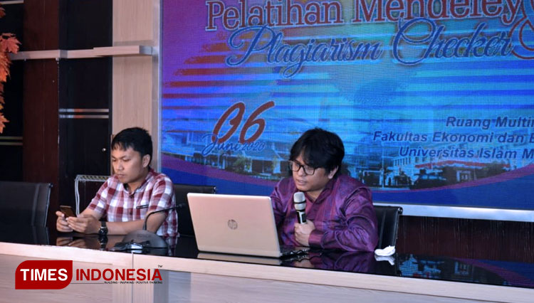 Pemaparan oleh Alfian Budi Primanto, SAB, MBA, CPM(A) dosen FEB Unisma Malang saat membuka acara. (FOTO: AJP TIMES Indonesia)