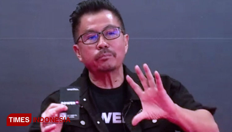 Deputy CEO Smartfren, Djoko Tata Ibrahim, menjelaskan keuntungan bergabung menjadi membership. (Foto: Naufal Ardiansyah/TIMES Indonesia)