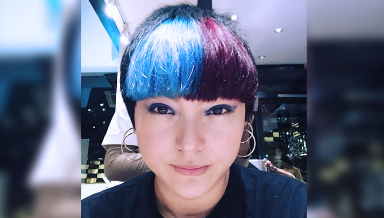 Poppy Sovia, artis tampil beda dengan warna rambut tak biasa. (FOTO: Instagram/@popsovia)