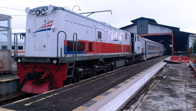 KA Serayu Pagi sudah dipersiapkan di stasiun untuk melayani penumpang. (FOTO: Humas KAI Daop 5 Purwokerto for TIMES Indonesia)