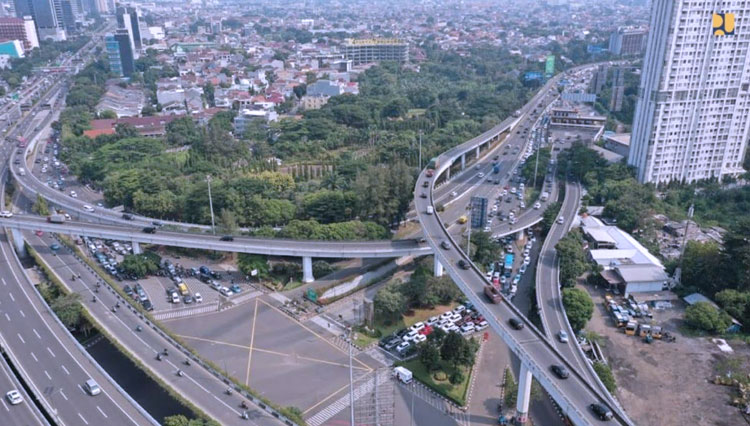 Salah satu yang dibenahi dalam Perpres Nomor 60 Tahun 2020 adalah format kelembagaan untuk koordinasi Kawasan Jabodetabek-Punjur dalam upaya menyelesaikan berbagai isu strategis kawasan seperti banjir, air baku dan kemacetan. (FOTO: Biro Komunikasi Publik