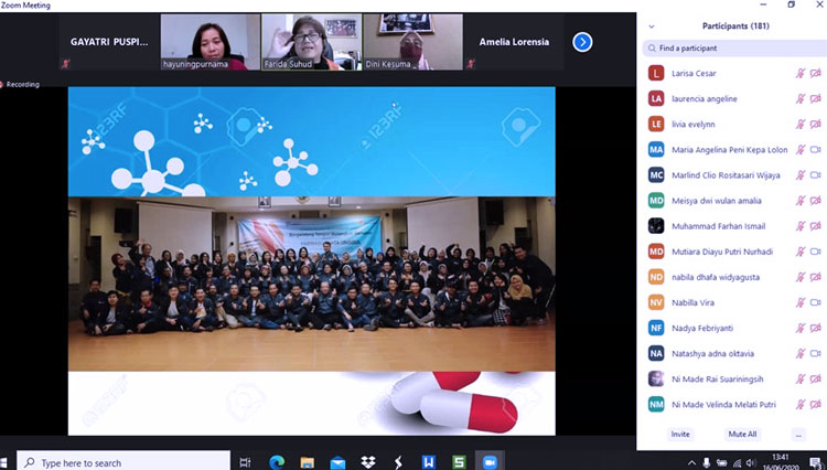 Zoom meeting dengan calon mahasiswa Ubaya. (Foto: tangkapan layar zoom Ubaya)