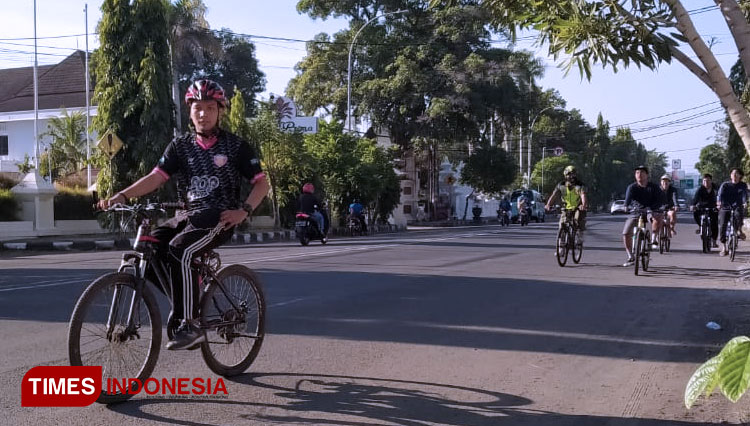 gowes-b.jpg