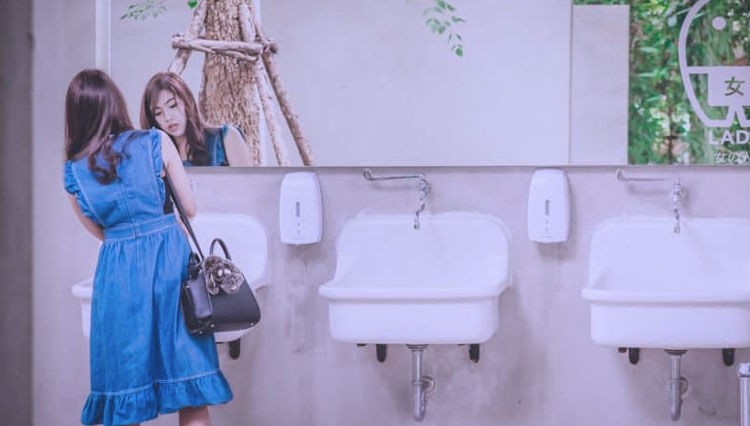 5 Tips Aman Pakai Toilet Umum Saat Pandemi Covid 19 