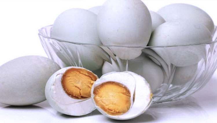 Salted eggs. (PHOTO: Regional.kompas.com)