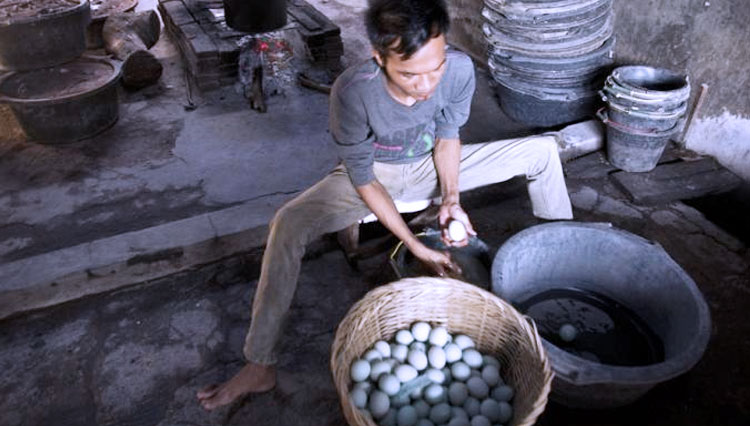 telur-asin-khas-Brebes-3.jpg