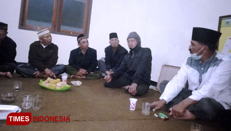 Suasana-Musyawarah-Dusun-b.jpg