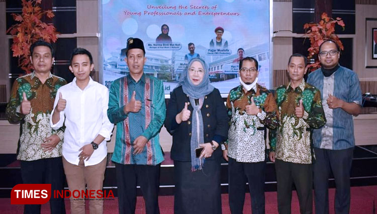 Foto-bersama-Pimpinan.jpg