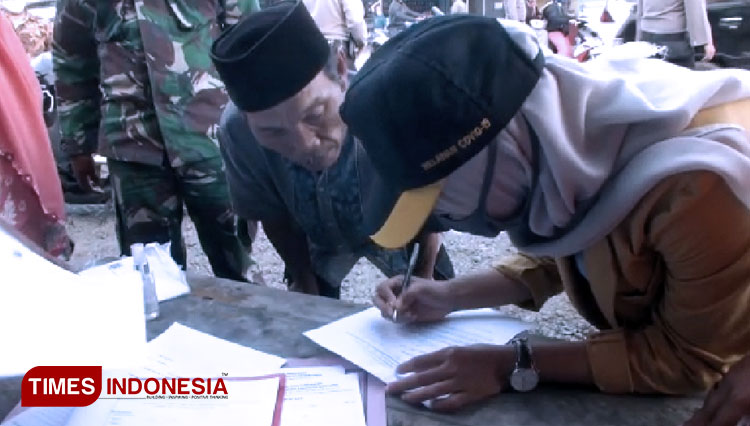Razia masker di Jatilawang berhasil menjaring 52 orang yang bandel tidak pakai masker dalam operasi serempak Kabupaten Banyumas. (FOTO: Sutrisno/ TIMES Indonesia)