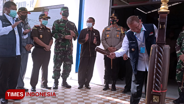 Bupati Majalengka, H Karna Sobahi bersama Kapolres Majalengka, AKBP Bismo Teguh Prakoso launching Desa Tangguh Raharja di Desa Liangjulang, Kecamatan Kadipaten, Majalengka. Foto: Jaja Sumarja/TIMES Indonesia.