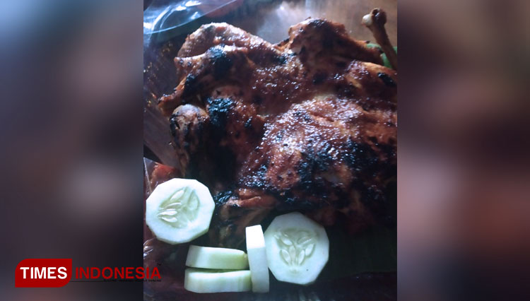 Dibakar Pakai Arang, Ayam Panggang Bumbu Rujak Nduluran Punya Rasa Khas