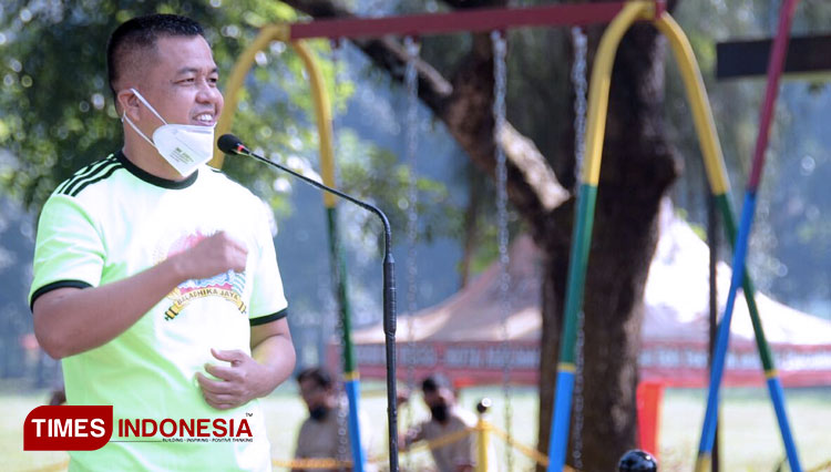 Danrem 083/Bdj Kolonel Inf Zainuddin saat meresmikan taman ramah anak di Lapangan Rampal Kota Malang. (Foto: Adhitya Hendra/TIMES Indonesia)
