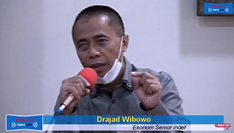 Ekonom Senior Drajad Wibowo dalam sebuah diskusi live The 7 Magnificient (FOTO: Bravos)