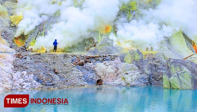 Pendakian Ke Kawah Gunung Ijen Dibuka Kembali, Ini Syaratnya - TIMES ...