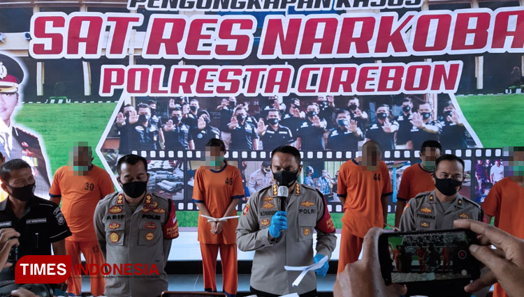 Barang Bukti Obat-Obatan Terlarang Saat Konferensi Pers di Polresta Cirebon (Foto : Devteo MP / TIMES Indonesia)