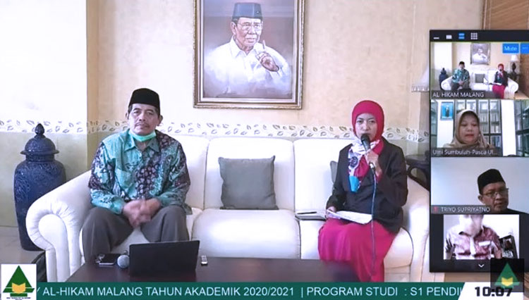 Umi Salamah MPdI (kanan) dan Prof Kasuwi Saiban. (foto: dok Al Hikam)