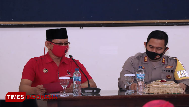 Kapolres AKBP Mochamad Nur Azis silaturahmi dengan pengurus DPC PDI Perjuangan Ponorogo. (FOTO: Humas polres/TIMES Indonesia)