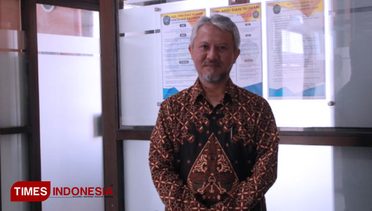Kaprodi Manajemen Fakultas Ekonomi Kampus Biru Universitas Muhammadiyah Jember (UM Jember) Dr. Haris Hermawan, S. E., M. M., yang meraih gelar doktor Manajemen dari Unej. (FOTO: Humas UM Jember/AJP TIMES Indonesia)
