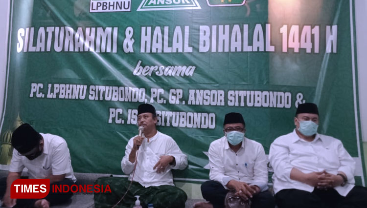 Ketua PCNU Situbondo, KH Zaini Shanhaji saat memberikan sambutan pada acara hala bi halal bersama GP Ansor, LPBHNU dan Isnu. (Foto: Uday/TIMES Indonesia)