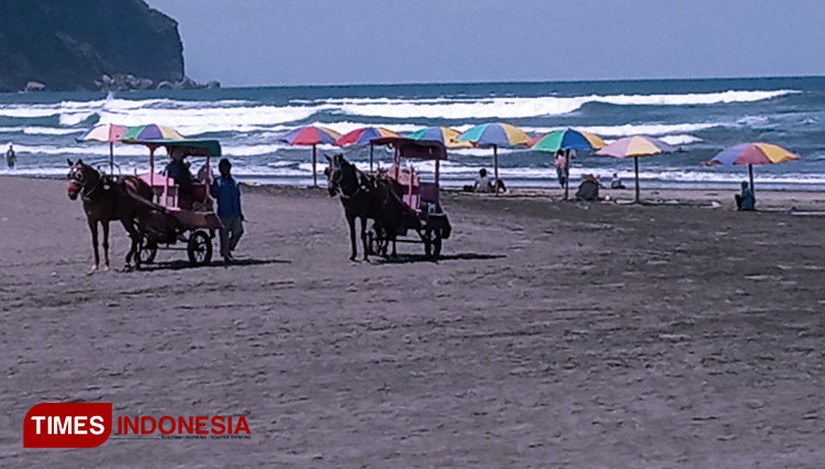 Pantai Parangtritis siap sambut wisatawan dengan mematuhi protokol kesehatan Covid-19. (Foto: Totok Hidayat/TIMES Indonesia)