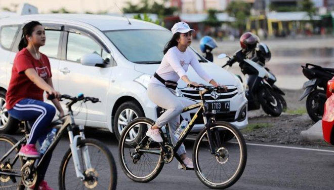 Sepeda yang pas untuk perempuan, disesuaikan dengan postur tubuh. (Sanovra/Tribun Timur)