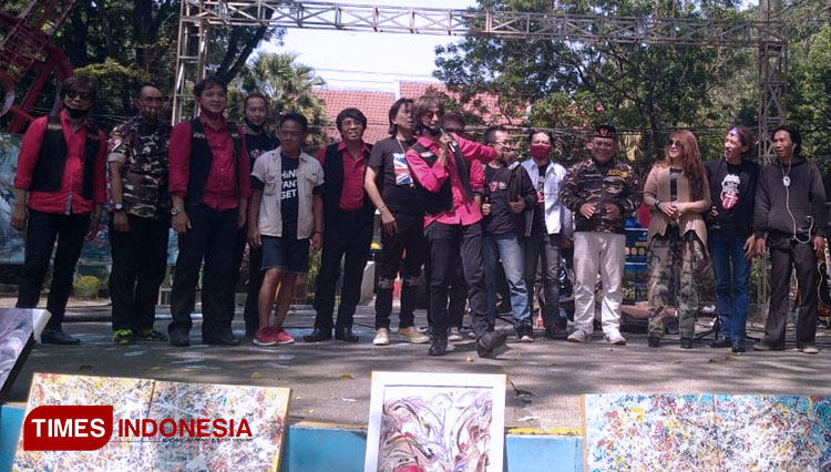 Komunitas Taman Musik Bandung saat Konser Amal Virtual. (FOTO: Humas Pemkot for TIMES Indonesia)