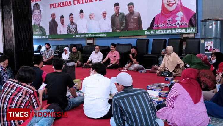 Gus Yani saat bertemu dengan sejumlah pelaku UMKM (Foto: Akmal/TIMES Indonesia).