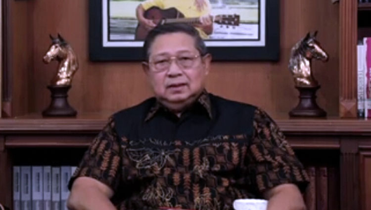 Susilo Bambang Yudhoyono (SBY) saat merilis tembang jawa untuk almarhumah Ani Yudhoyono. (FOTO: Tangkapan layar/Instagram @aniyudhoyono) 