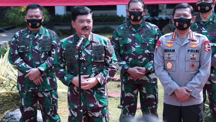 Panglima TNI Marsekal TNI Hadi Tjahjanto saat memberikan pembekalan kepada 750 (Calon Perwira Remaja (Capaja) Taruna-Taruni TNI dan Polri Tahun 2020. (FOTO: Puspen TNI) 