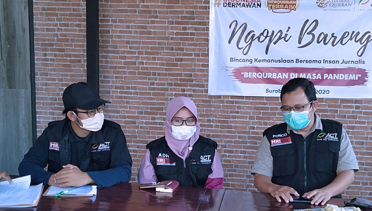 Tim ACT Jatim dalam acara Ngopi Bareng – Ngobrol Kemanusiaan, Rabu (8/7/2020). (Foto: Dok. ACT)