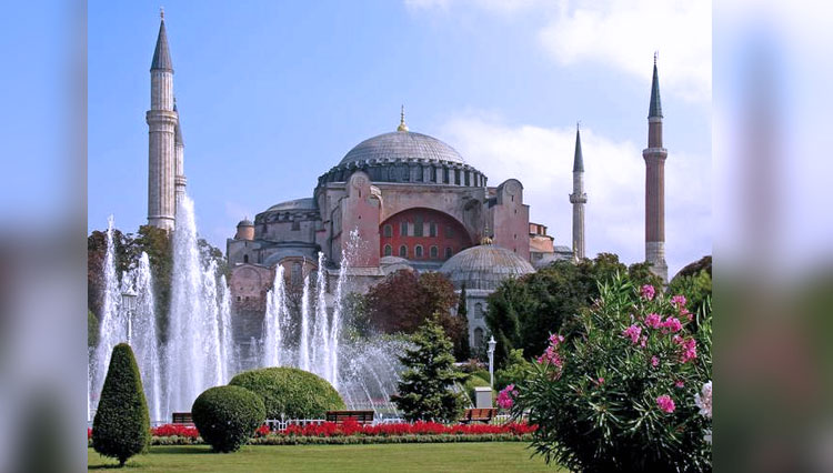 Hagia Sophia Kembali jadi Masjid, Erdogan: Pintu Terbuka untuk Muslim dan non-Muslim