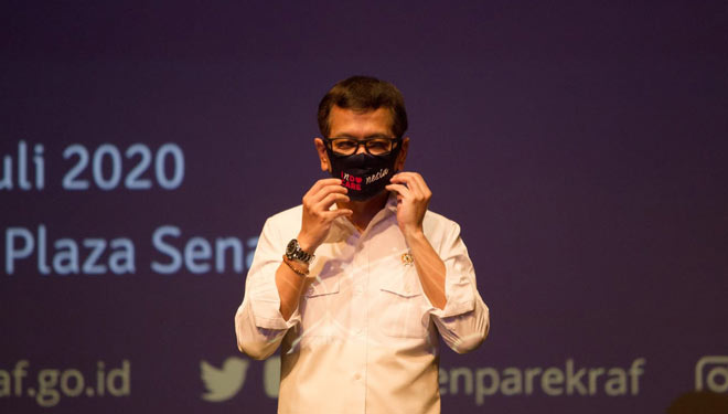 Menteri Pariwisata dan Ekonomi Kreatif/ Kepala Badan Pariwisata dan Ekonomi Kreatif Wishnutama Kusubandio dalam peluncuran kampanye Indonesia Care di Studio XXI Plaza Senayan, Jakarta, Sabtu (11/7/2020). (Foto: Dok. Kemenparekraf) 