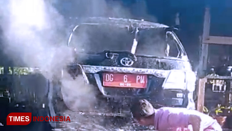 Mobil Dinas Sekda Morotai Terbakar, Diduga Korslet saat Diperbaiki di Bengkel