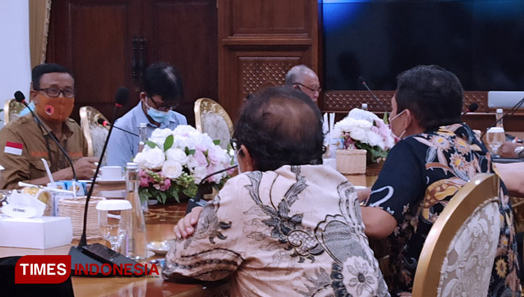 Foto : Pertemuan perwakilan PGI Jatim di Gedung Negara Grahadi, Senin (13/7/2020).(Foto : Lely Yuana/TIMES Indonesia) 