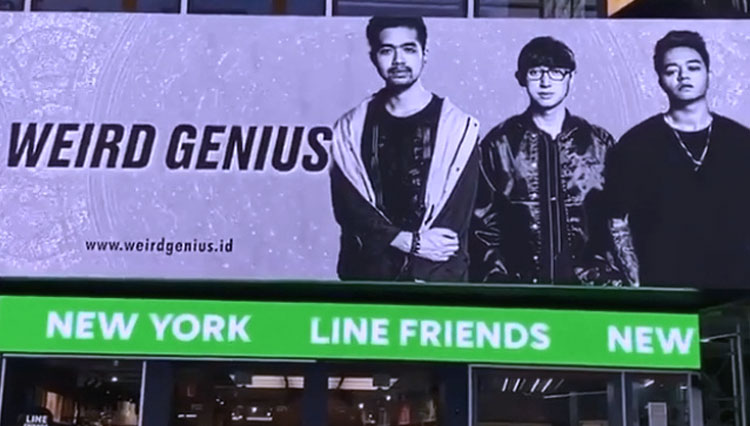 Grup musik Indonesia, Weird Genius berhasil menorehkan prestasi dengan tampil di Time Square New York. (FOTO: Instagram/weird.genius)