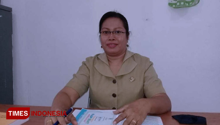 Kepala Bidang Perindustrian Dinas Perdagangan Kabupaten Sumba Timur NTT Frida M. Yiwa. (FOTO: Habibudin/TIMES Indonesia)