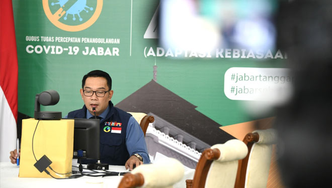 Gubernur Jabar Ridwan Kamil saat Live Talkshow. (foto: Pemprov Jabar)