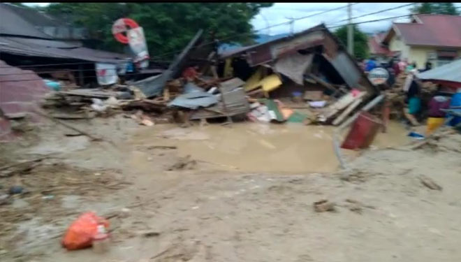 Kondisi Kota Masamba pasca banjir bandang (Foto: grup WhatsApp)