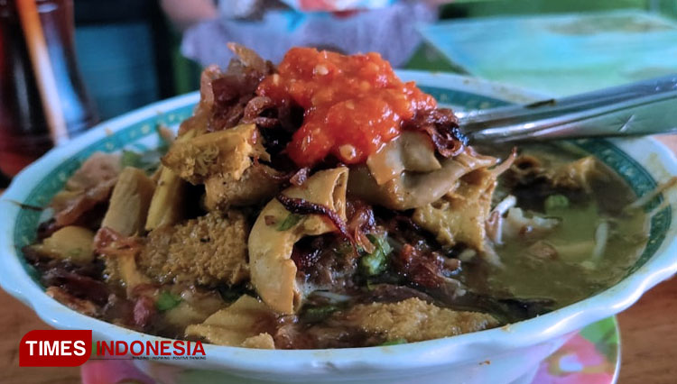 Kuliner Rujak Soto, kuliner tradisional Banyuwangi. (Foto : Febri Wiantono/TIMES Indonesia)