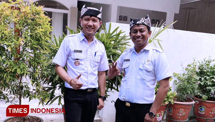 Ketua Askab, Anton Sujarwo SE (kiri) dan Sekretaris, Muansin S Pd I (kanan). (Foto: Syamsul Arifin/TIMES Indonesia)