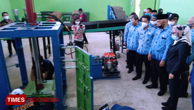 Eti-Herawati-3.jpg