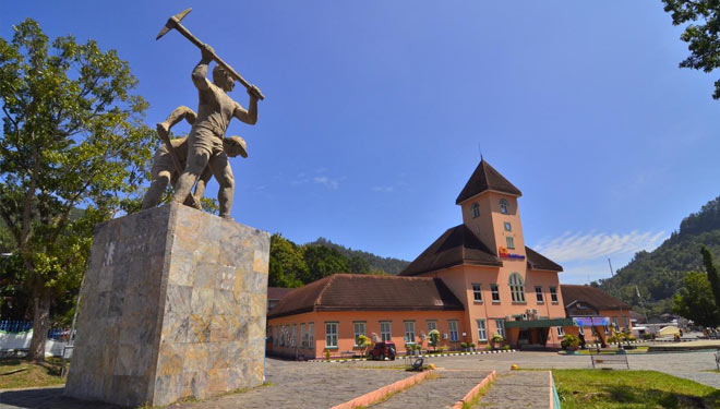 Salah satu sudut Kota Sawahlunto, di Sumatra Barat, sebuah kota tua bekas pusat pertambangan di era pendudukan Belanda. (foto: Kemenparekraf)