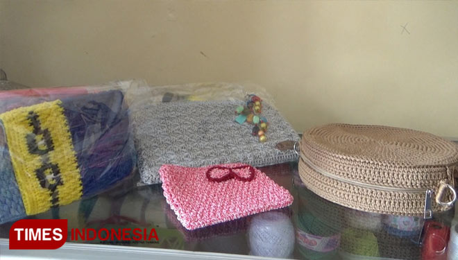 Dari Sekadar Hobi, Hasil Seni Rajut Ambar Susanti Menuai Pundi Rupiah ...