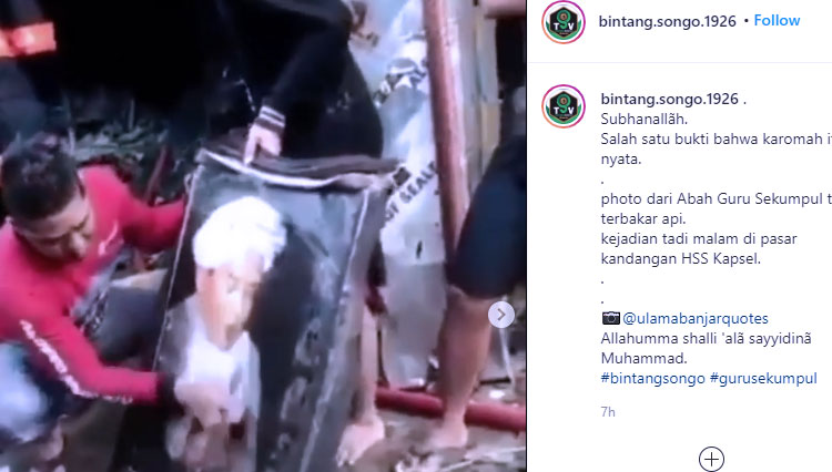 Sebuah foto berukuran besar ulama kharismatik KH Muhammad Zaini bin Abdul Ghani atau Abah Guru Sekumpul, terlihat utuh usai kebakaran. (FOTO: Ig/bintang.songo.1926)
