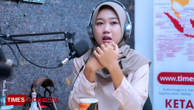 Dita Leni Ravia saat menjadi bintang tamu Times Podcast. (FOTO: Dwi Ayu Candra KR/TIMES Indonesia)