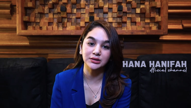 Artis Hana Hanifah akhirnya mengklarifikasi semua pemberitaan yang terkait dirinya melalui channel YouTube-nya. (Foto: Hana Hanifah/Youtube)