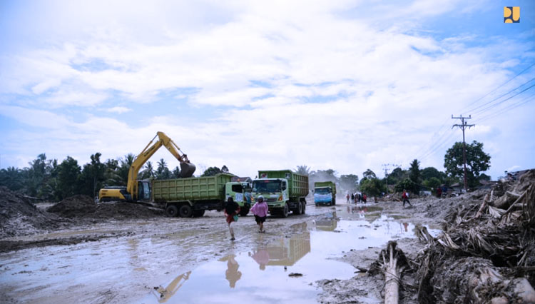 Kementerian PUPR RI Terus Lakukan Penanganan Darurat Banjir Bandang ...