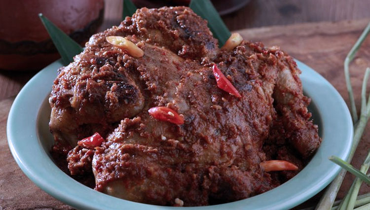 Ayam Cincane, kuliner khas Samarinda. (FOTO: pesona.travel)