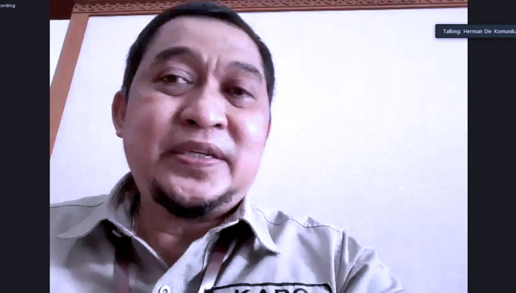 Kepala Biro Humas dan Keprotokolan Setda Provinsi Jabar Hermansyah saat video conference Review Tindak Lanjut SP4N-LAPOR! Tahun 2020 pada wilayah Provinsi Jawa Barat, Kamis (23/7/20). (Foto: Humas Kementerian PANRB for TIMES Indonesia)