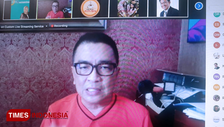 Helmi Yahya saat Webinar Series 4 SBM ITB “Experience-Based Economy: Sport as Business and Entertainment” melalui Zoom Meeting, Sabtu (25/7/2020). (FOTO: Humas SBM ITB for TIMES Indonesia)